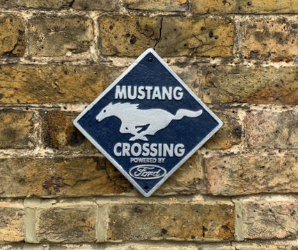 Ford Mustang crossing plaque